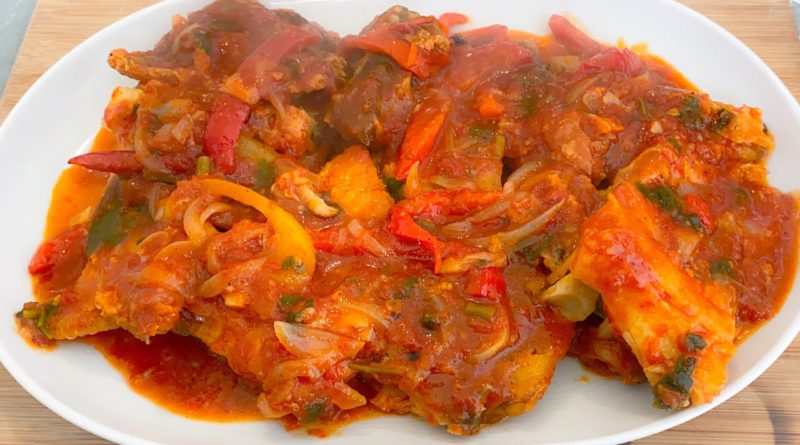 Une recette typiquement congolaise le poisson salé (Makayabou) aux légumes.