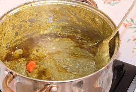 Sauce Feuille de Manioc Vous cherchez une recette facile de feuilles de manioc? Eh bien, j'en ai un délicieux avec un tutoriel étape par étape avec des images ici. Vous ne croirez pas à quel point cette sauce aux feuilles de manioc (Saka Saka, sauce Palava) est bonne !!! Convient aux personnes suivant un régime sans gluten.