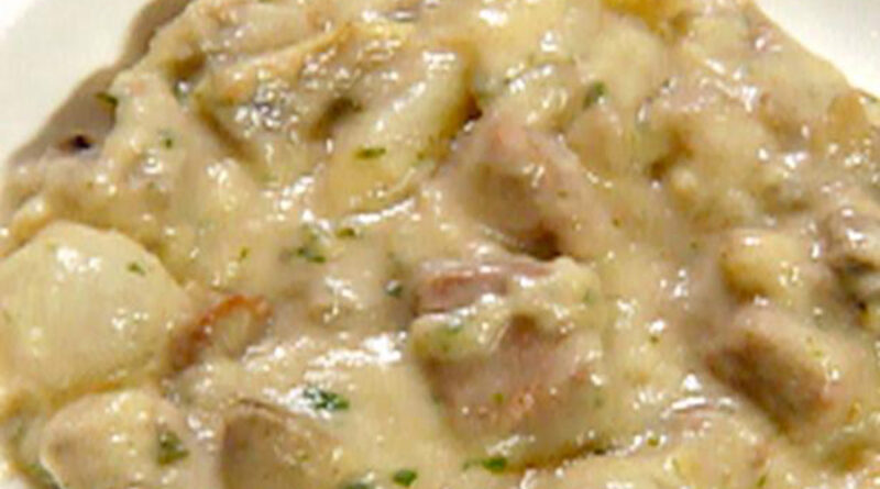 Blanquette de Veau, un plat classique français populaire réputé pour être LE favori français des plats familiaux .