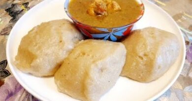 Du bon Tô (purée de manioc à la sauce gombo). La fameuse recette de tô et sa sauce gombo très consommé en Guinée pour son goût exceptionnel .