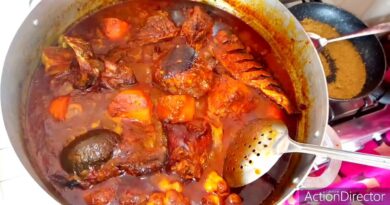 La délicieuse recette de soupe de poisson fumé appelée soupe konkoé de Guinée très facile à réaliser.