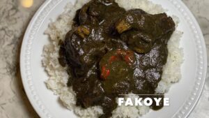 Le Fakoye est un plat en sauce d'origine malienne réalisé à base de feuilles de corète. Suivez les instructions dans la vidéo. Bon appétit.