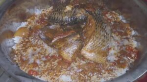 Le tchon tchon est une recette d’origine malienne faite à base du soumbala (ou soumbara ou encore netetou en wolof, dawadawa en igbo , ôdji en poular) comme ingrédient principal.