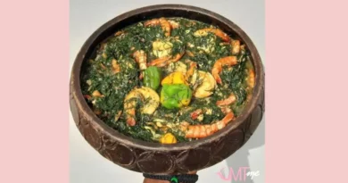 La succulente recette de Nkumu andza preparé à base crevettes  séchées ,sardines séchées, ail indigène(C’est une épice gabonaise, en nzebi on l’appelle “mugnimbi”), de Nkumu et de Champignons séchées.