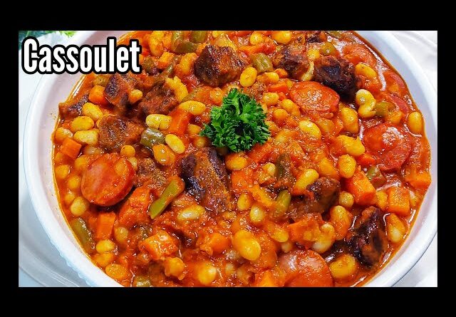 Nous vous proposons le Cassoulet à la viande de bœuf et aux saucisses dans cet article nous vous montrons comment préparer cette recette