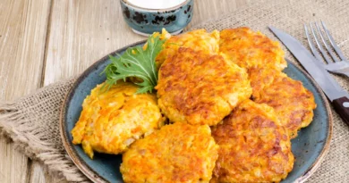 Voici une recette à base de carottes et de farine qui vous fera un grand bien en famille. Avec quelques épices ça devient un plat savoureux. Un snack rapide à faire avec peu d'ingrédients. Cette recette fait environ 543 calories. Elle est pour 1 à 2 personnes. Bonne dégustation !
