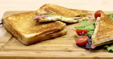 Voici comment préparer un croque monsieur croustillant à la poêle fait maison simplement délicieux. Suivez la recette dans l'article ci-dessous.